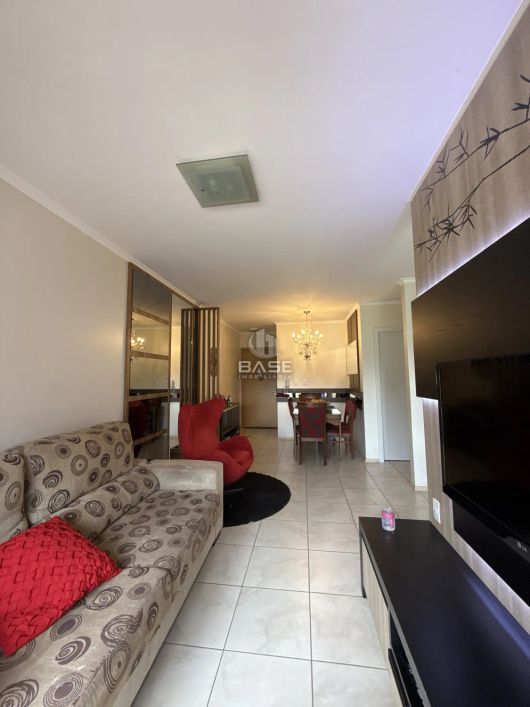 Apartamento semimobiliado no bairro São Victor Cohab com 70m² privativos, 3 dormitórios, sala de est