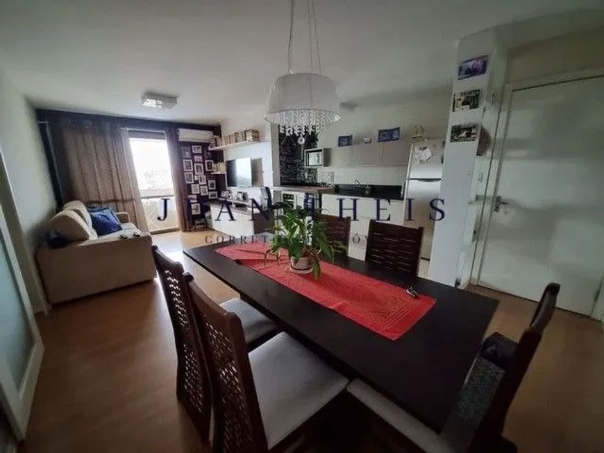 Apartamento Semimobiliado à Venda
