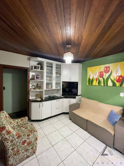 Casa semi mobiliada - Bairro São Ciro