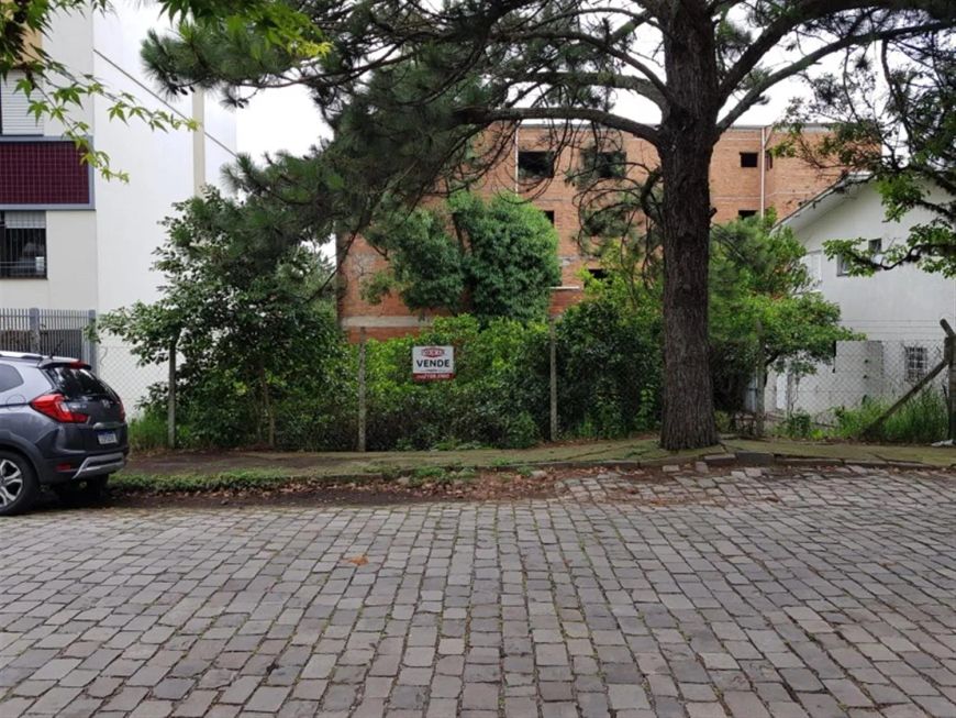 Ótimo terreno de frente Norte, à poucos metros da Luiz Antunes! Área: 15,50 x 21,46= 332,78m. Confir