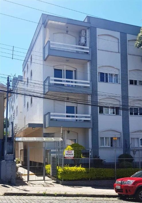 Apartamento ensolarado e muito bem localizado, próximo ao Parque Cinquentenário, com 02 dormitórios,