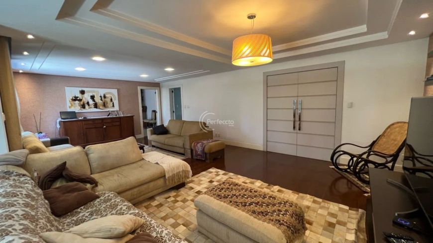 Apartamento em localização central! São 223² privativos &amp;amp;#10004;3 dormitórios sendo 1 suíte com