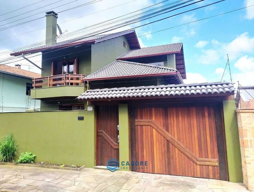 Casa três quartos, no Desvio Rizzo