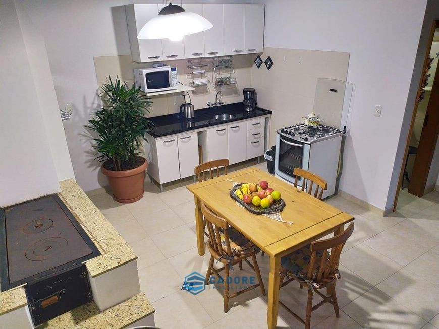 Casa três quartos, no Desvio Rizzo