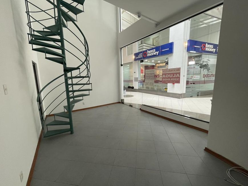 BENTOALVES aluga loja térrea, c/ 30m2, próximo Igreja São Pelegrino - Caxias do Sul - RS