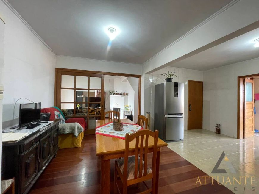 Apartamento semi mobiliado sendo 1 ap cada andar - Bairro São Pelegrino
