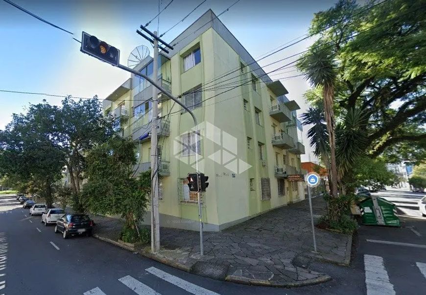 Apartamento Central com 1 dormitório/suíte de 53,04m² de área privativa.