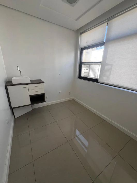 BENTOALVES.com.br aluga sala aérea c/ 50m2, 01 vaga, no Centro - Caxias do Sul - RS