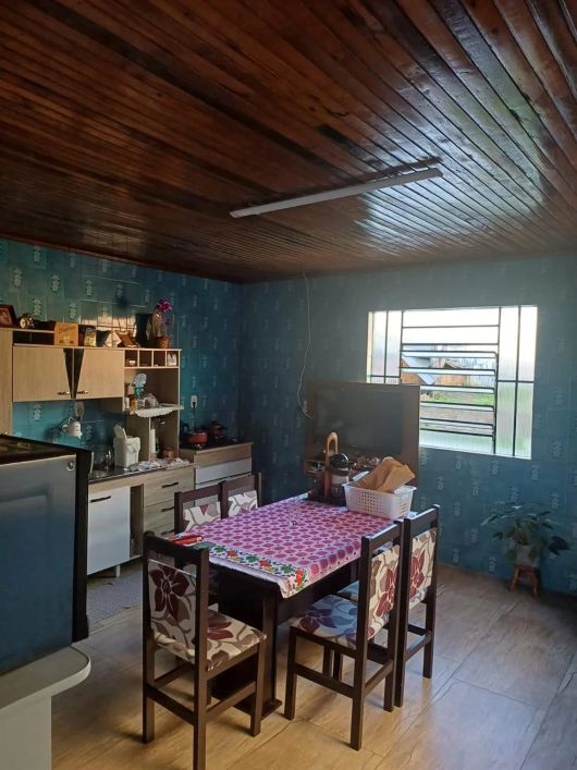 Ótima residência no Bairro Nossa Senhora de Fátima! Conta com 02 dormitórios, sala para 02 ambientes