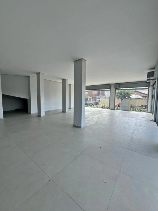 BENTOALVES aluga sala térrea com 115 m2, com estacionamento, no Cruzeiro - Caxias do Sul - RS
