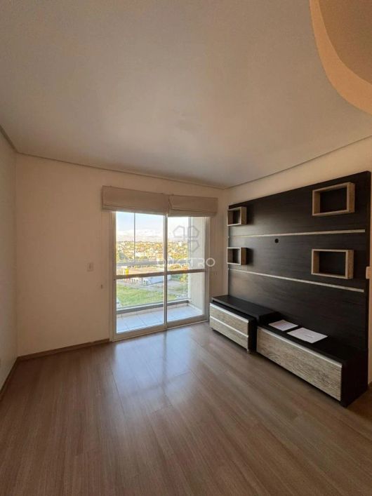 Apartamento semi mobiliado, frente norte, em excelente localização, no Villagio