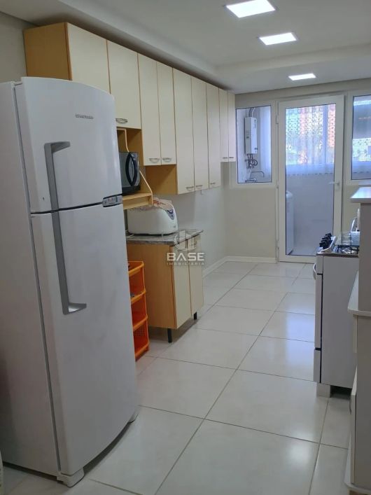 Localizado no bairro Exposição, em Caxias do Sul/RS, este apartamento de 3 dormitórios, sendo 2 suít