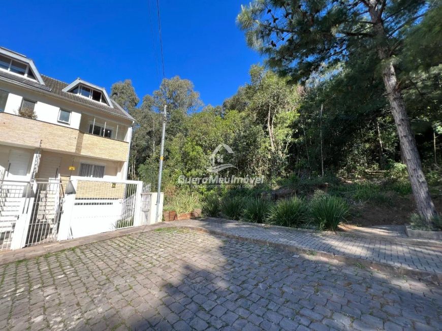 Sobrado Mobiliado com 3 suítes no Vinhedos