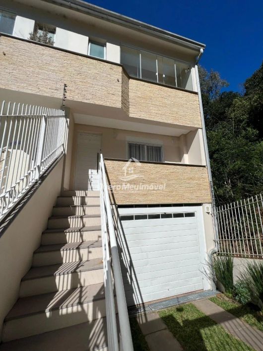 Sobrado Mobiliado com 3 suítes no Vinhedos
