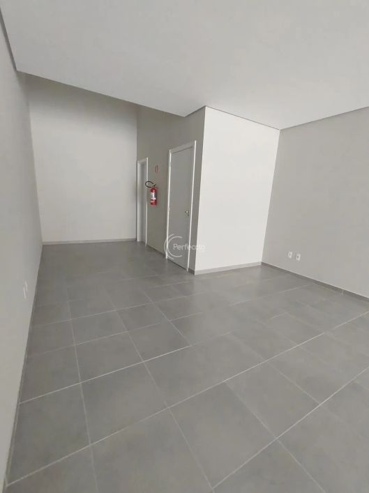 Salas Comerciais Térreas De 129 a 137 m² privativos &amp;amp;#10004;2 banheiros &amp;amp;#10004;Salas alugad
