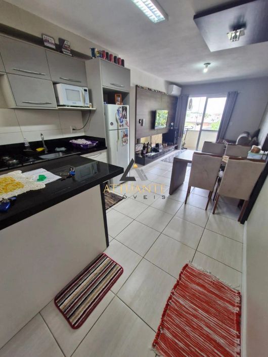 Oportunidade! Apartamento bem localizado no Desvio Rizzo!