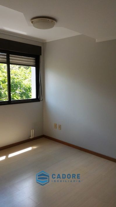 Apartamento três quartos, no Desvio Rizzo