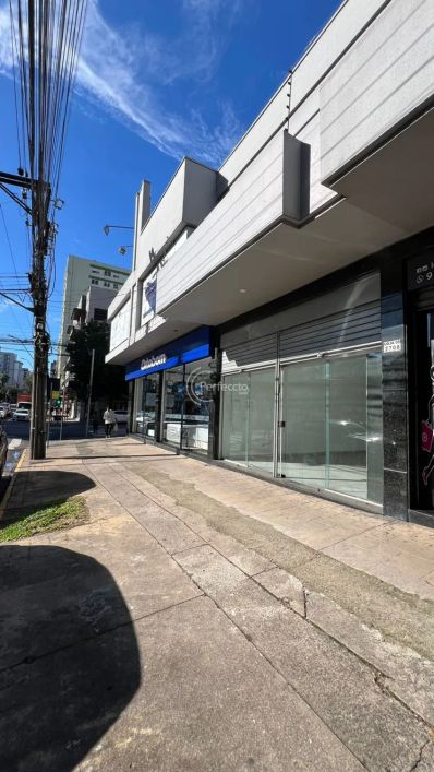 Sala Térrea São 150m² de área total &amp;amp;#10004;2 banheiros &amp;amp;#10004;Piso em cerâmica &amp;amp;#10004
