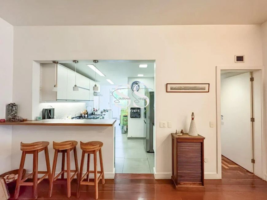 Apartamento para Venda em Rio de Janeiro, Leblon, 3 dormitórios, 1 suíte, 2 banheiros, 1 vaga