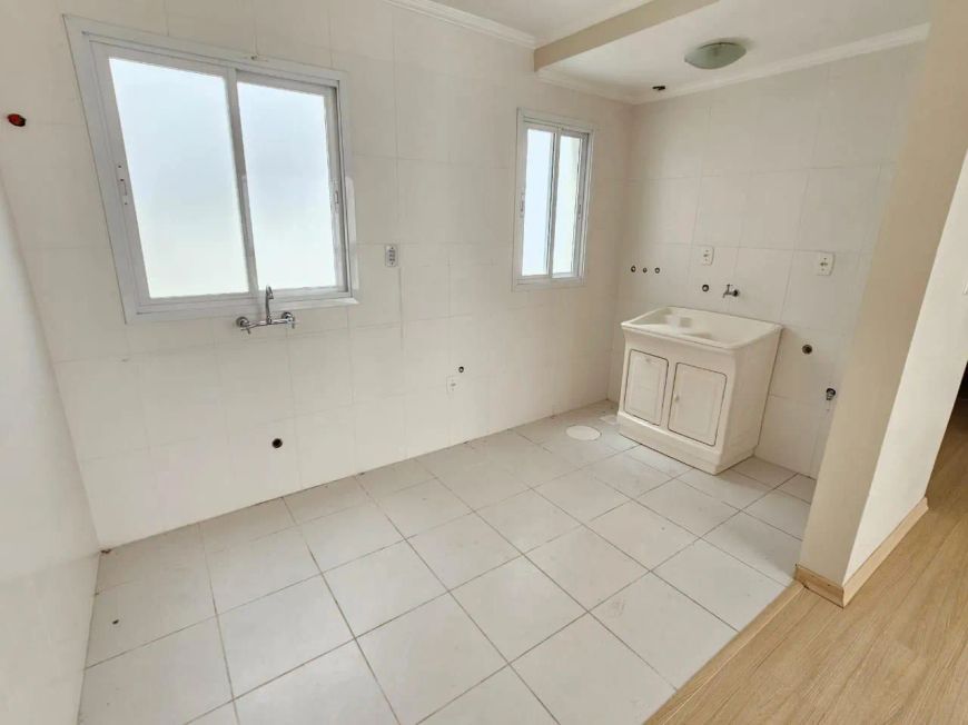 Excelente apartamento no Bairro Nossa Senhora da Saúde! Conta com 02 dormitórios, sala para 02 ambie