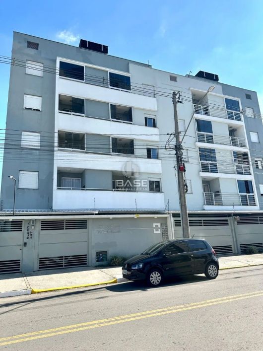 Apartamento semi mobiliado, com 2 dormito&amp;amp;#769;rios, sala, cozinha, a&amp;amp;#769;rea de servic&amp;amp