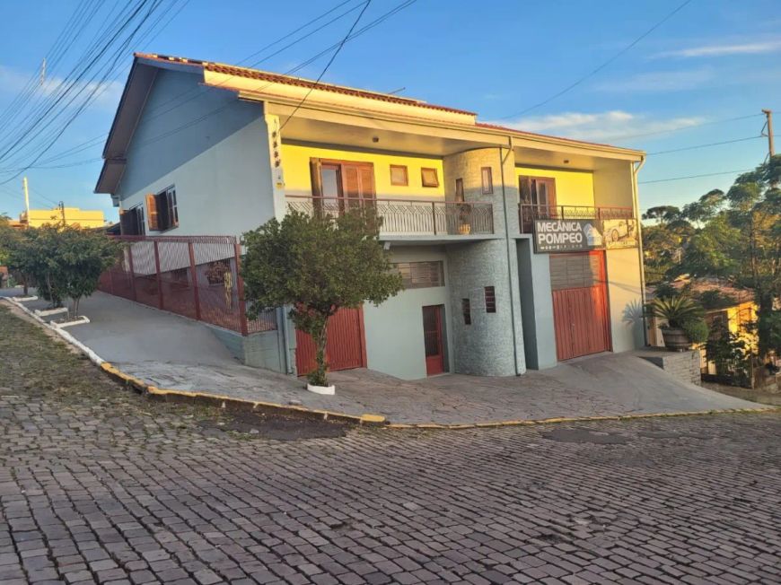 CAXIAS DO SUL - Casa Padrão - DE LAZZER