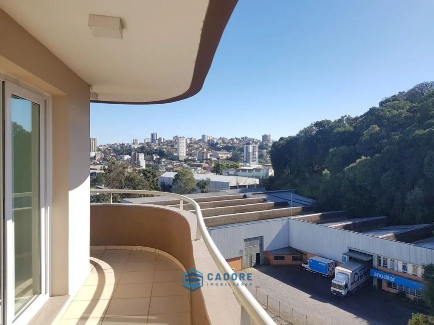 Apartamento com três suítes, no Panazzolo