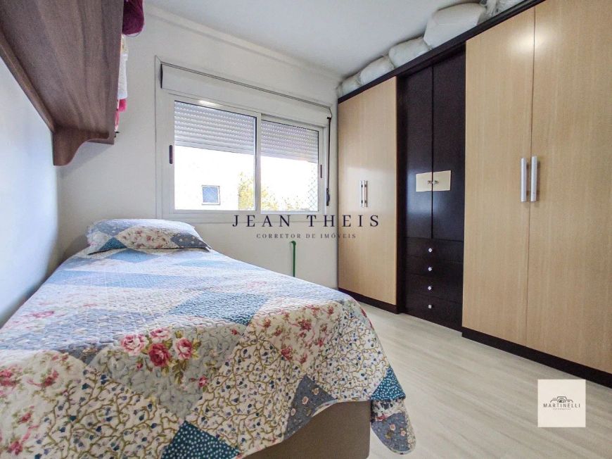 Apartamento à venda no bairro São Pelegrino.