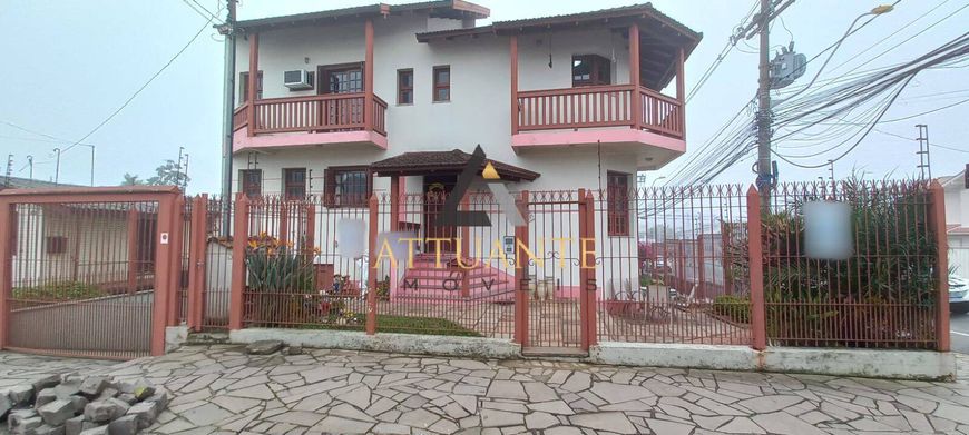 Casa com Duas Moradias Semimobiliada no bairro Bela Vista
