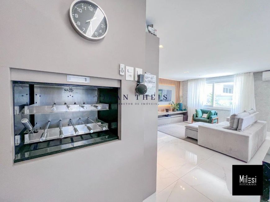 Apartamento Mobiliado à venda no bairro Rio Branco
