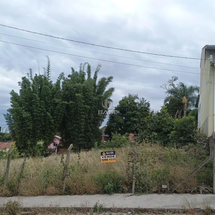 Localizado no bairro Lot. Treviso, em Caxias do Sul/RS, este terreno em pouco aclive oferece uma exc