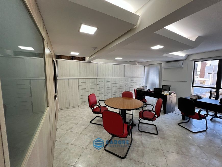 Sala aérea no centro com 110,20 m² de área útil