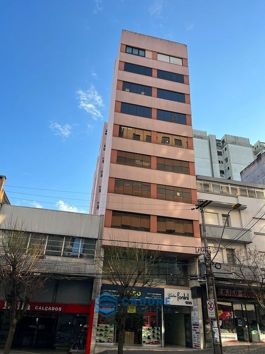 Próximo a Praça Dante, ótimas salas comerciais!