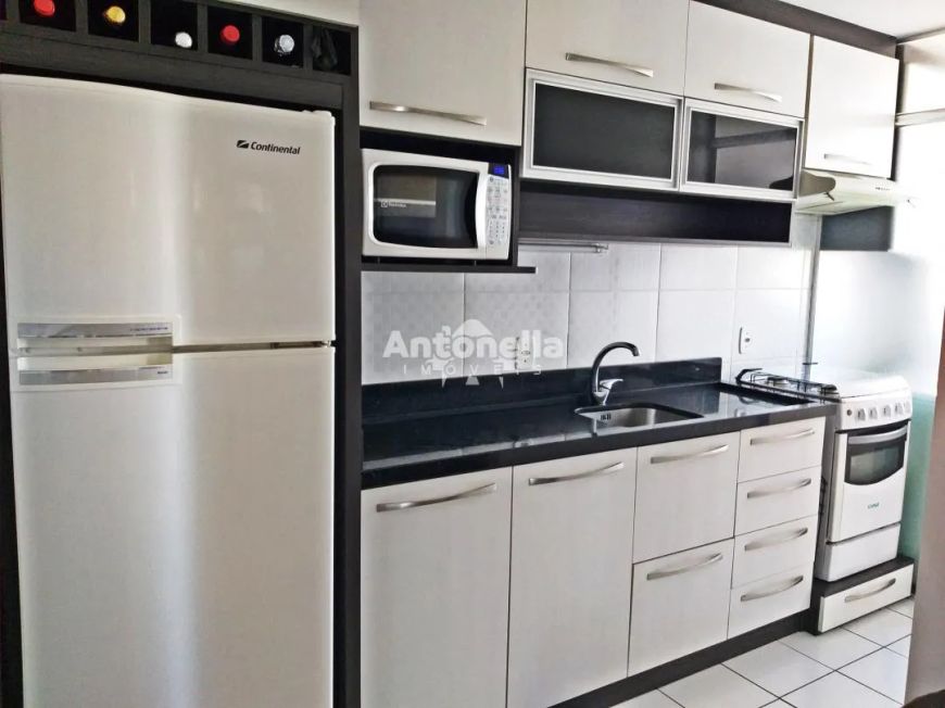 Apartamento no bairro De Lazzer REF: 7033