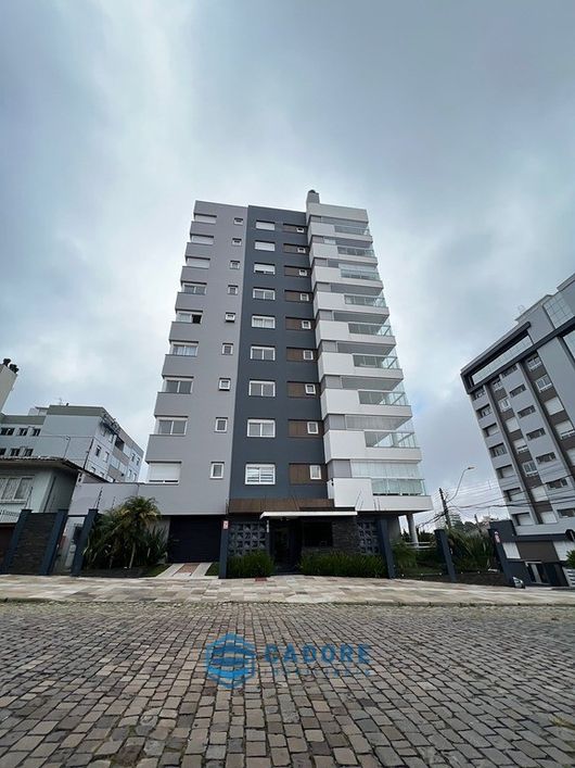 Apartamento com três suítes, Nossa Sra de Lourdes