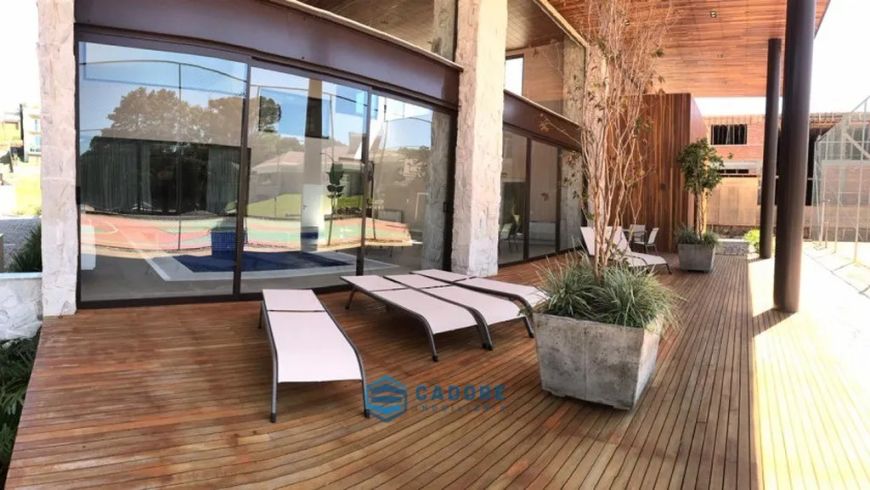 Antonella Condomínio Club casa a venda com 378m²