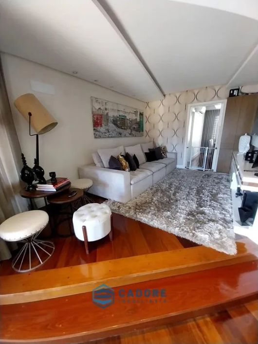 Um por andar semimobiliado tres quartos Exposição