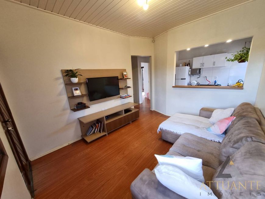 Casa com Pátio - Bairro Desvio Rizzo