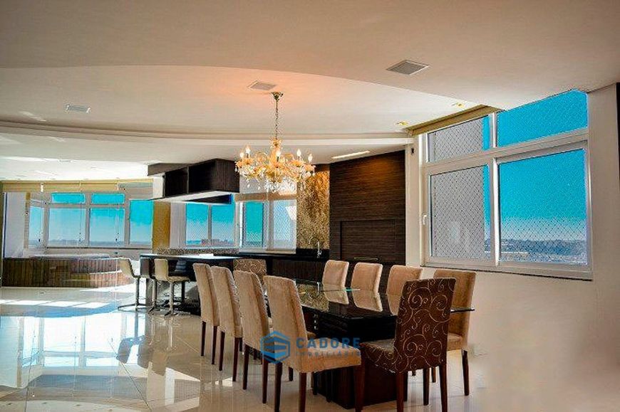 Cobertura duplex cinco suítes, em São Pelegrino