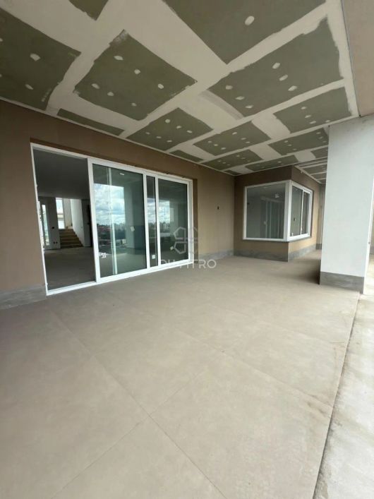 Casa no Condomínio Le Parc