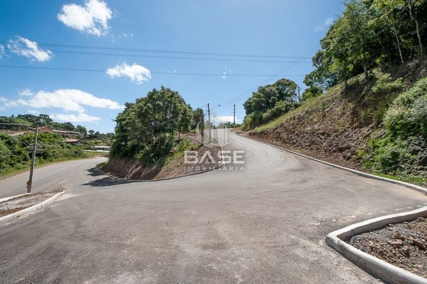 Terreno à venda em Caxias do Sul, localizado no bairro Diamantino. Com área total de 314,38m², o ter