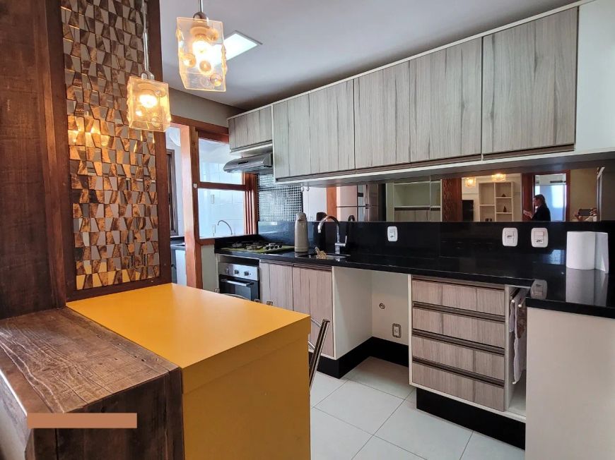 Venda de apartamento mobiliado em Caxias do Sul, bairro Marechal Floriano