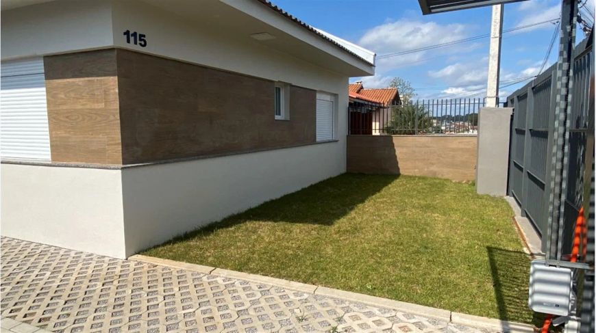 Belíssimos sobrados Novos no Bairro Pioneiro!! Com opção para 02 ou 03 dormitórios, sala para 02 amb