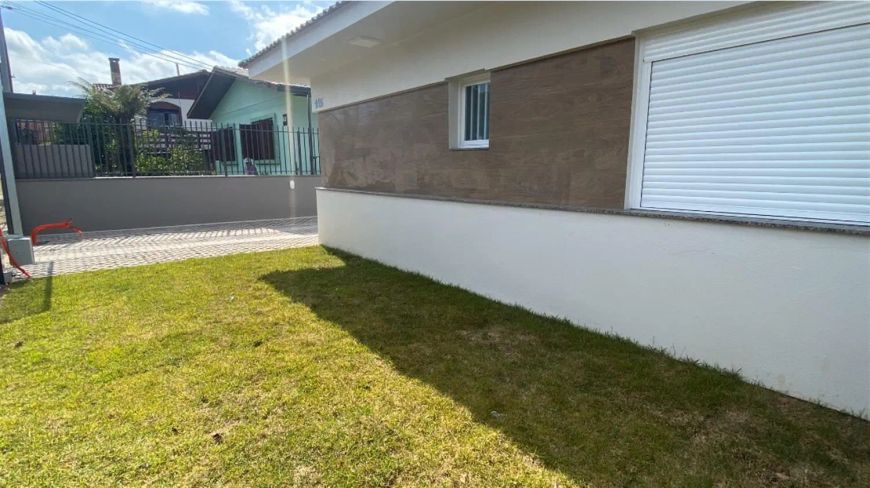 Belíssimos sobrados Novos no Bairro Pioneiro!! Com opção para 02 ou 03 dormitórios, sala para 02 amb
