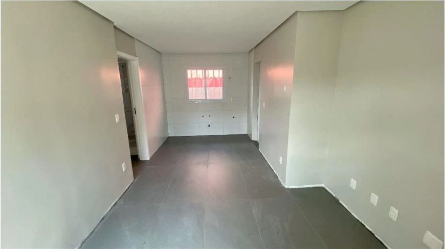 Belíssimos sobrados Novos no Bairro Pioneiro!! Com opção para 02 ou 03 dormitórios, sala para 02 amb