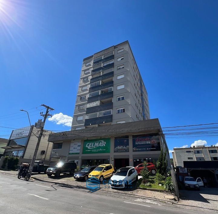 Apartamento com três quartor, Santa Catarina