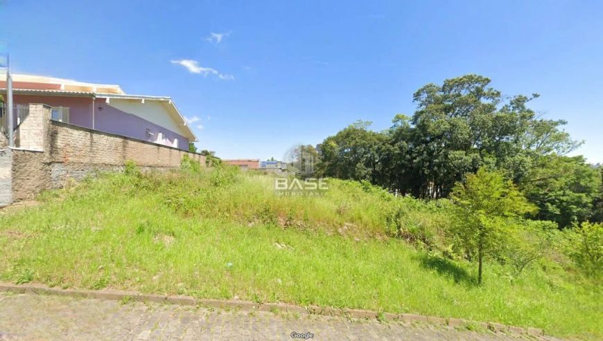 Terreno à venda em Caxias do Sul, no bairro Santa Corona. Com área total de 372m², este terreno ofer