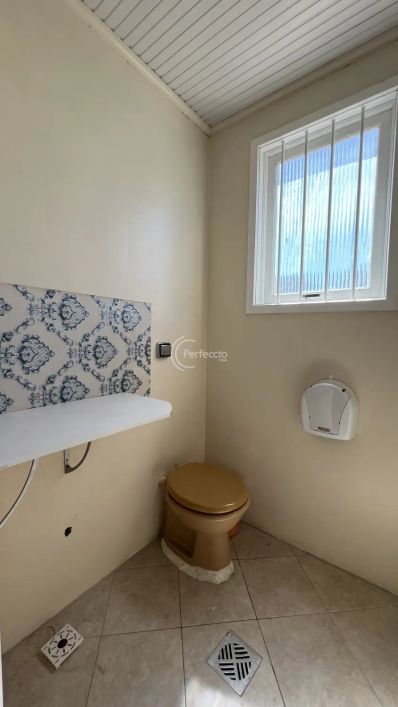 Sala Comercial com 200 m² privativos &amp;amp;#10004;R$ 4.000,00/mês com mesas &amp;amp;#10004;Subsolo &amp;amp;
