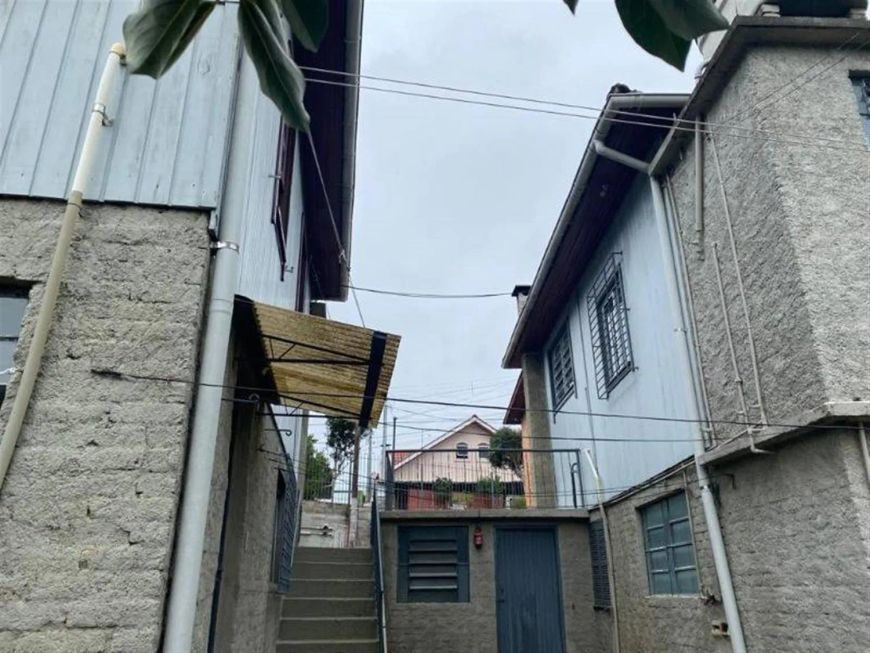 02 excelentes casas mistas de 02 andares em um terreno de esquina no bairro Planalto! As 02 residênc