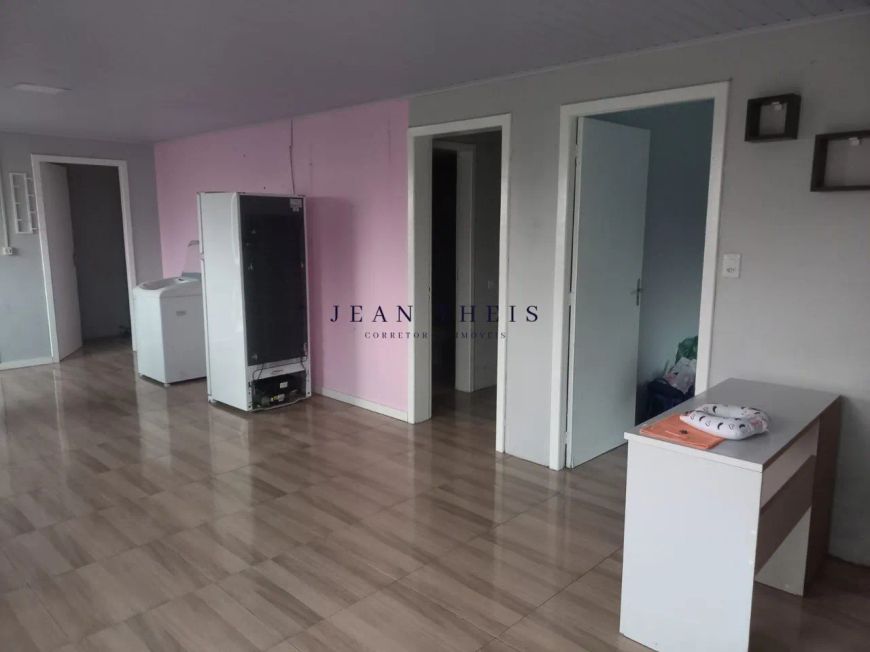 Casa com piscina no bairro Vinhedos
